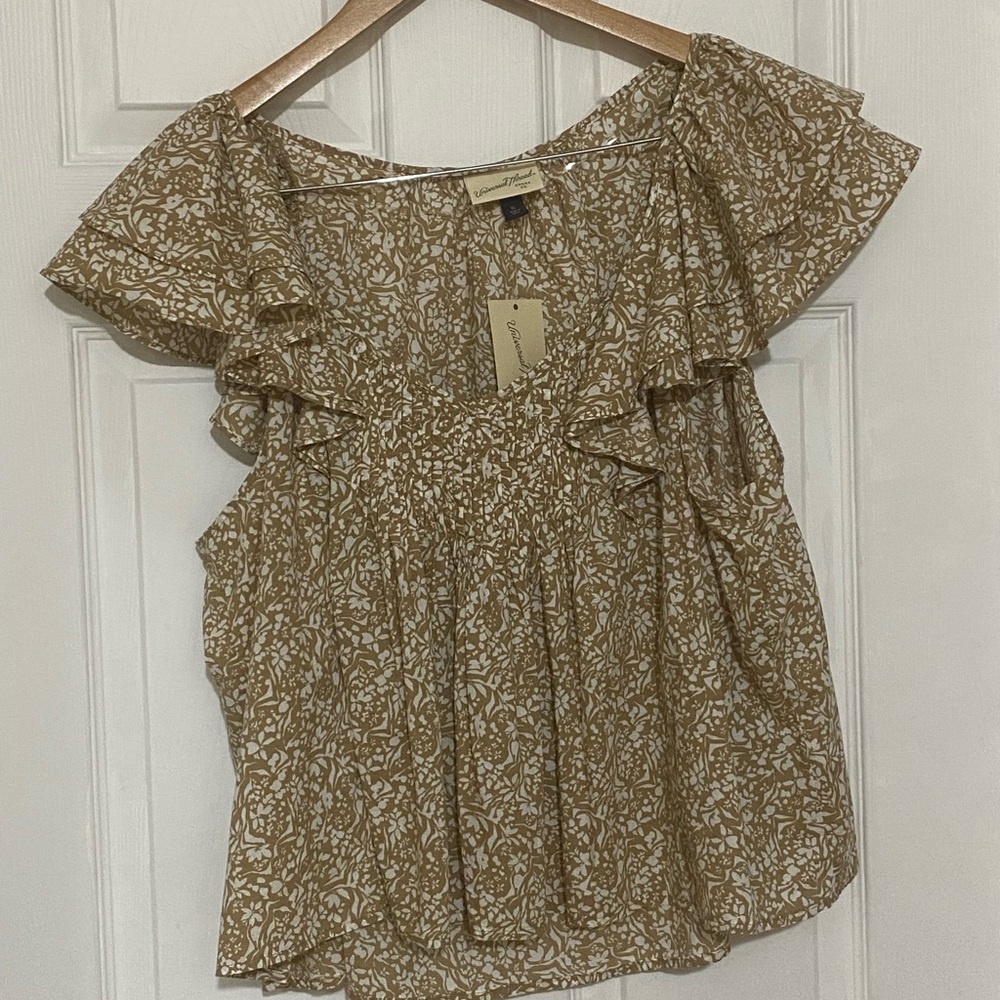 Universal Thread Tan and White Floral Blouse